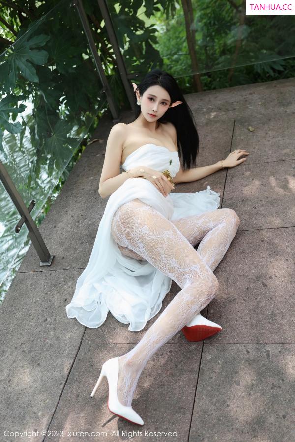 草莓  [XiuRen]高清写真图 2023.11.02 No.7598 草莓mm 美腿户外第23张图片